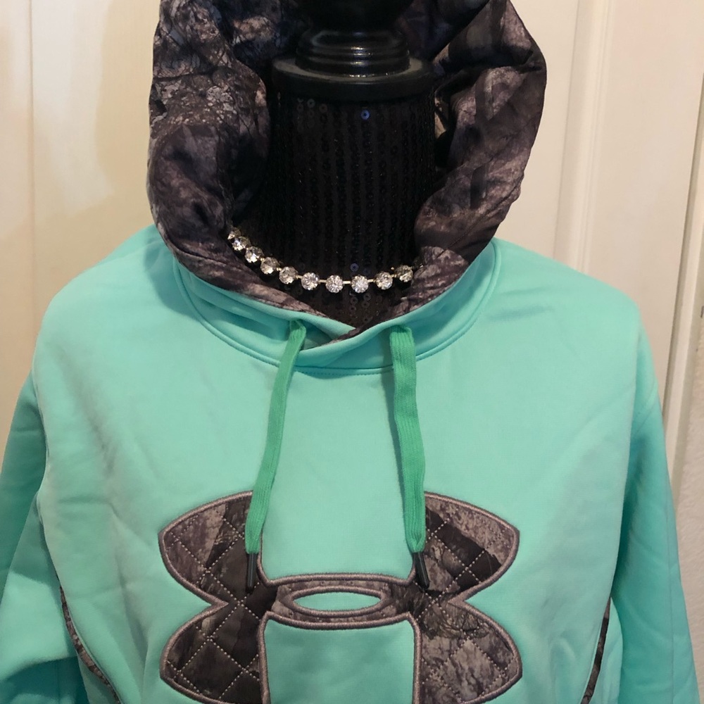 Women’s Camo/green Under Armour Hoodie: XL
